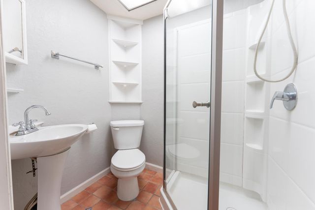 2090 Short Drive, Hanford, CA 93230