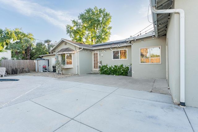 2090 Short Drive, Hanford, CA 93230