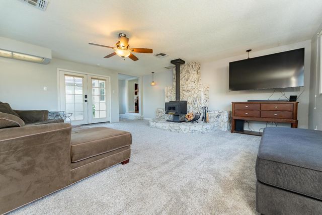 2090 Short Drive, Hanford, CA 93230