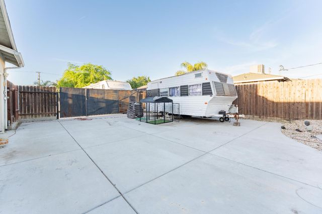 2090 Short Drive, Hanford, CA 93230