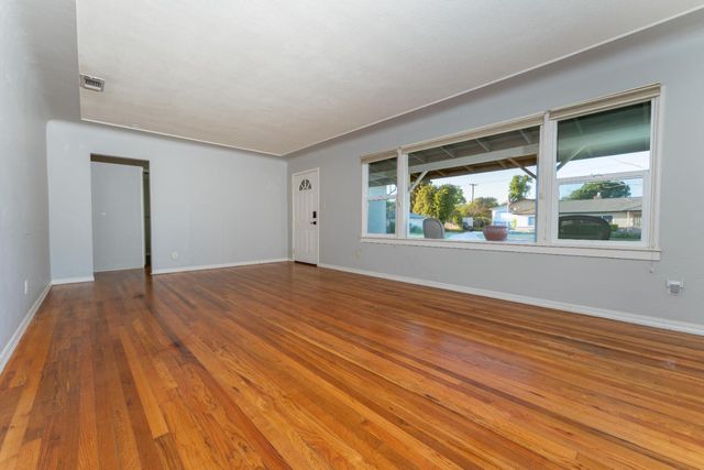 2090 Short Drive, Hanford, CA 93230