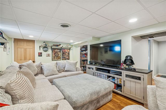 15 Glenview Avenue, City Of Greensburg, PA 15601