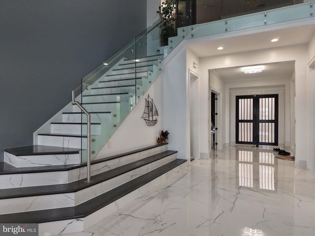 9116 LEESBURG PIKE, Vienna, VA 22182