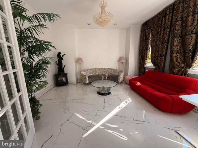 9116 LEESBURG PIKE, Vienna, VA 22182