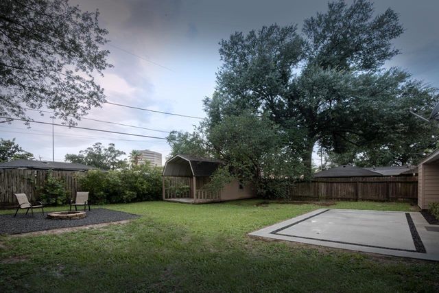 1135 Stonecrest Drive, Houston, TX 77018