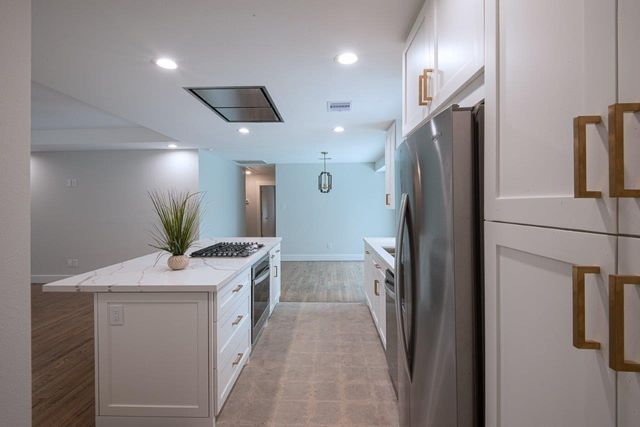 1135 Stonecrest Drive, Houston, TX 77018