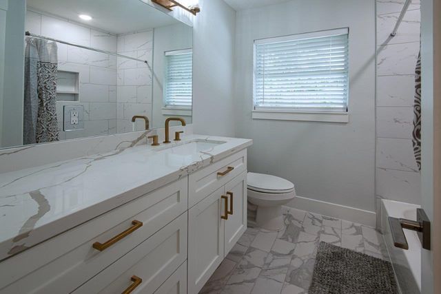 1135 Stonecrest Drive, Houston, TX 77018