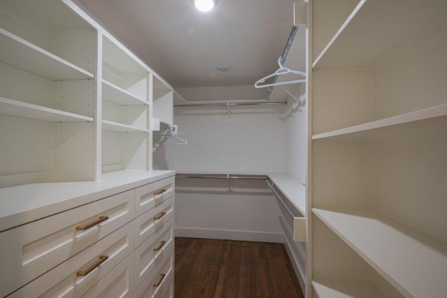 1135 Stonecrest Drive, Houston, TX 77018