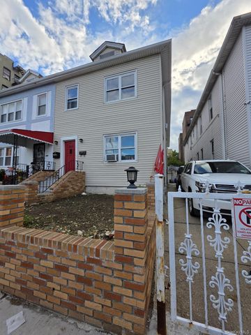 2515 Holland Avenue, Bronx, NY 10467