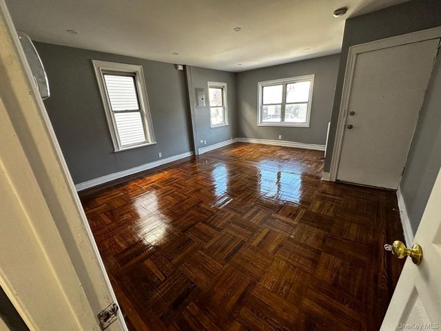 2515 Holland Avenue, Bronx, NY 10467