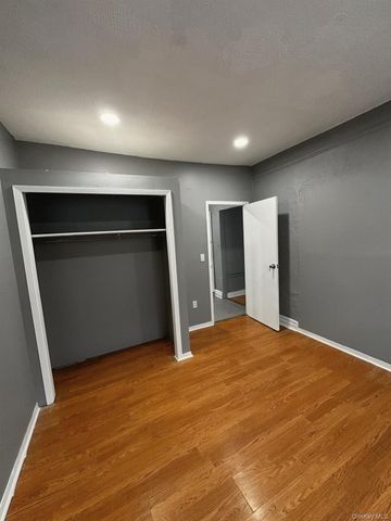 2515 Holland Avenue, Bronx, NY 10467