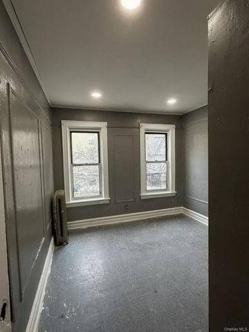 2515 Holland Avenue, Bronx, NY 10467