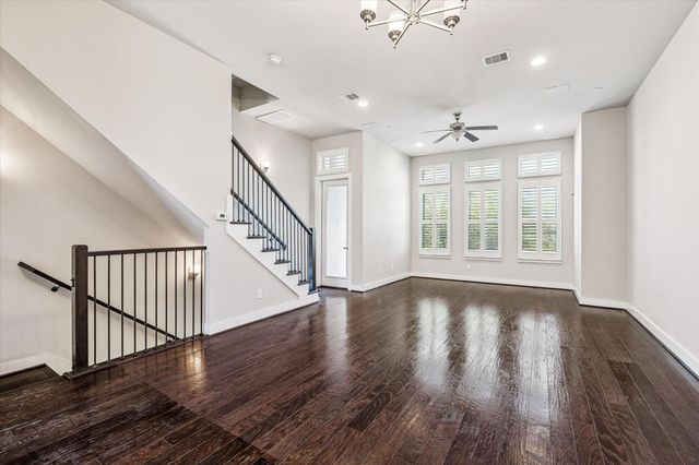 115 E 2nd Street, Houston, TX 77007