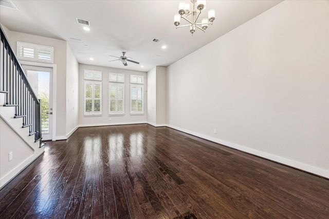 115 E 2nd Street, Houston, TX 77007