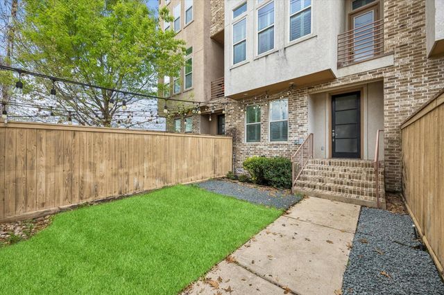 115 E 2nd Street, Houston, TX 77007