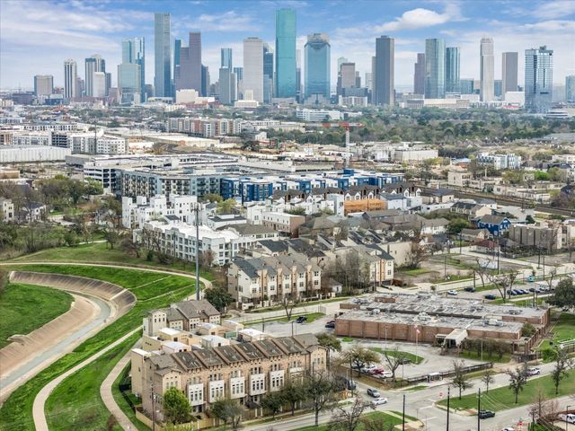 115 E 2nd Street, Houston, TX 77007