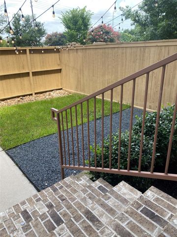 115 E 2nd Street, Houston, TX 77007