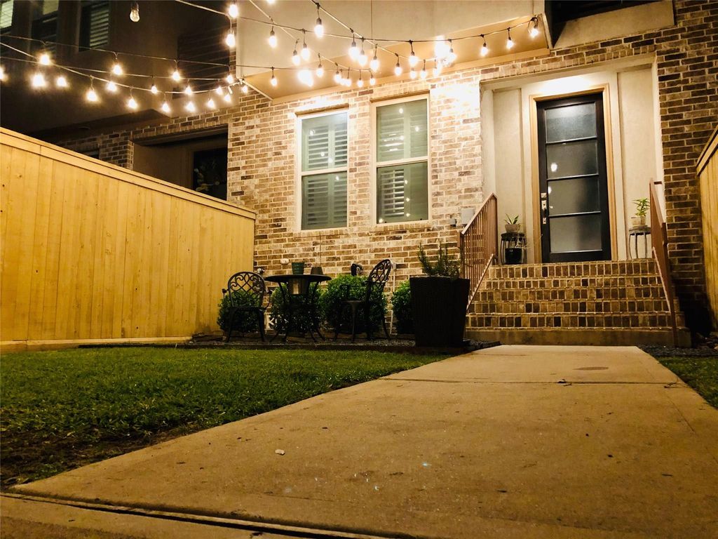 115 E 2nd Street, Houston, TX 77007