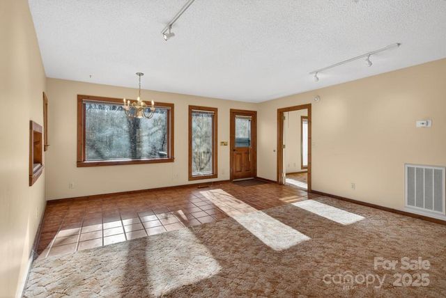 241 Pine Field Drive, Tryon, NC 28782