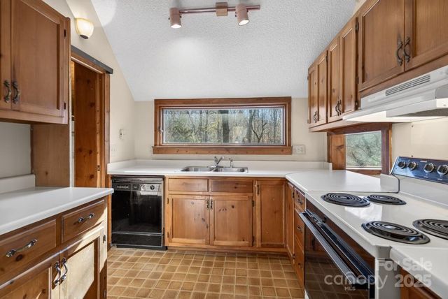 241 Pine Field Drive, Tryon, NC 28782