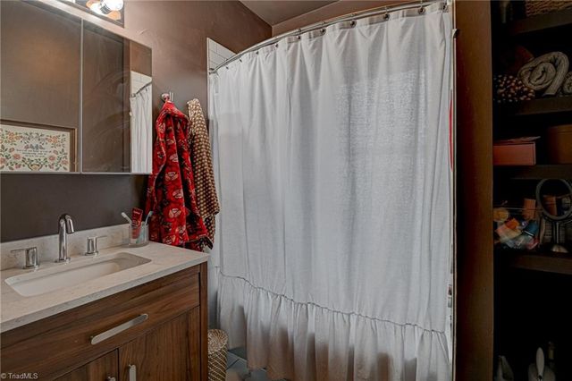 1815 W Academy Street, Winston-salem, NC 27103