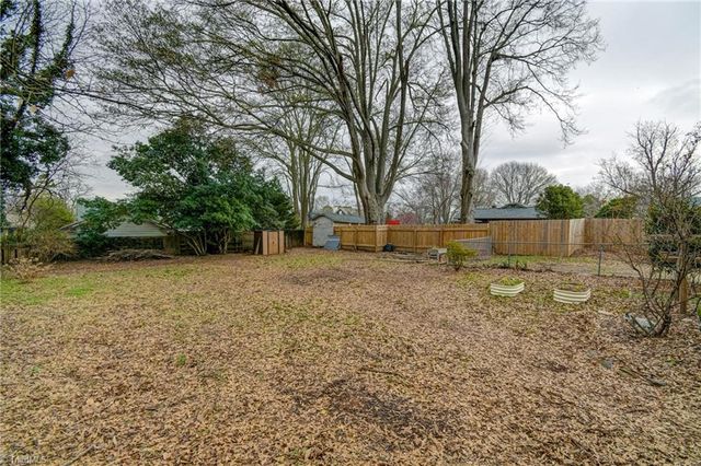 1815 W Academy Street, Winston-salem, NC 27103