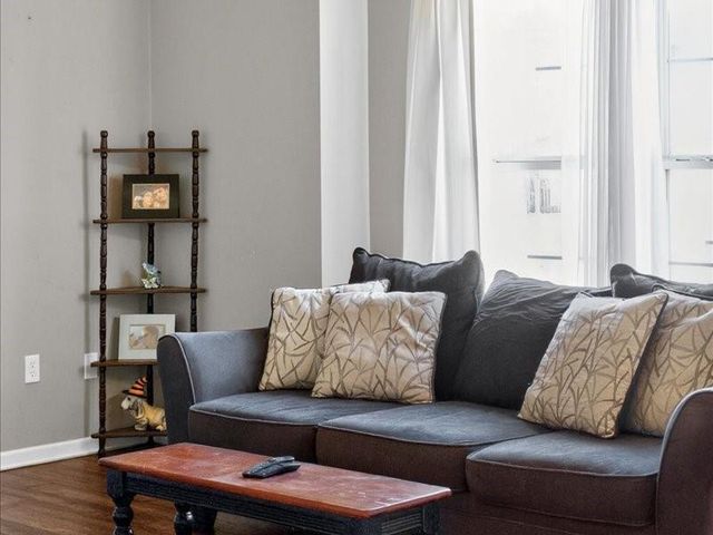 20493 W 221st Street, Spring Hill, KS 66083