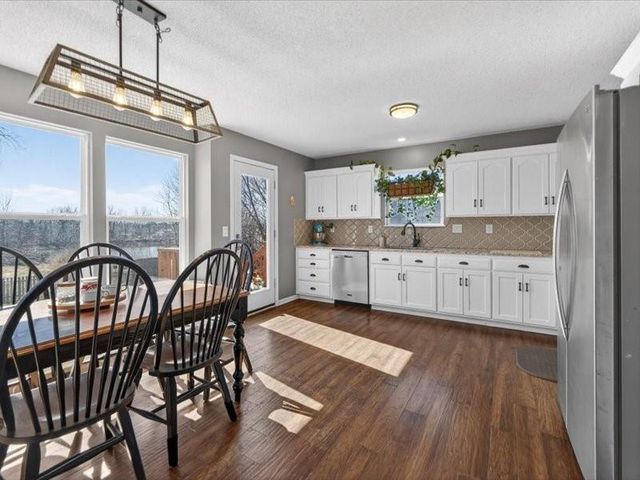 20493 W 221st Street, Spring Hill, KS 66083