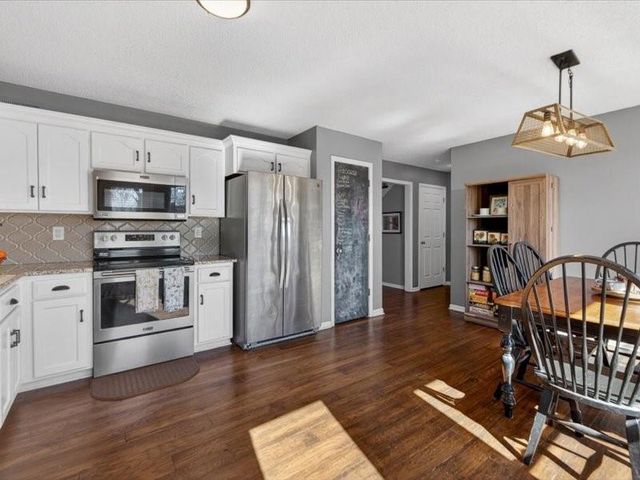 20493 W 221st Street, Spring Hill, KS 66083