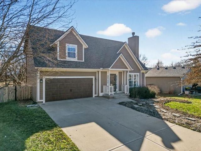 20493 W 221st Street, Spring Hill, KS 66083