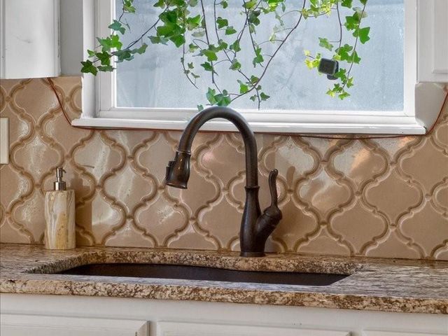 20493 W 221st Street, Spring Hill, KS 66083