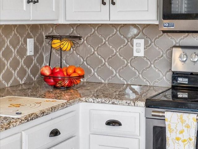 20493 W 221st Street, Spring Hill, KS 66083