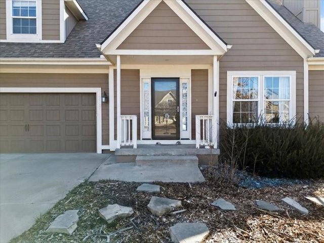 20493 W 221st Street, Spring Hill, KS 66083