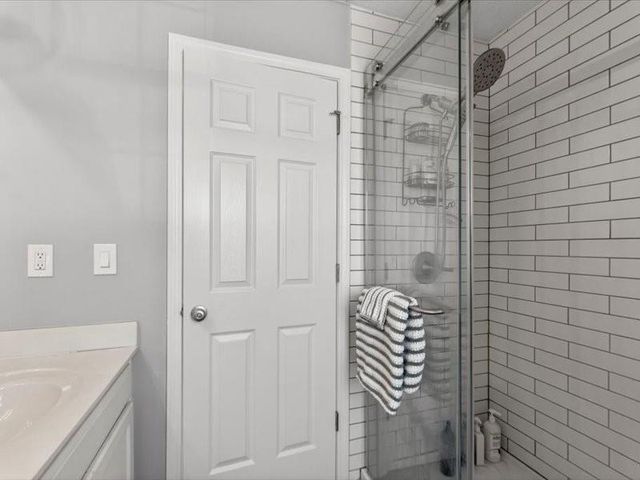 20493 W 221st Street, Spring Hill, KS 66083