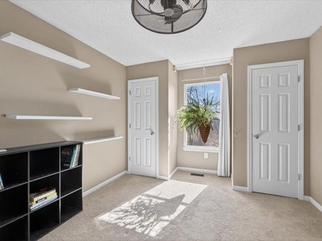 20493 W 221st Street, Spring Hill, KS 66083