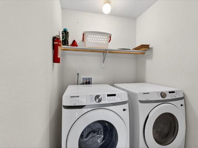 20493 W 221st Street, Spring Hill, KS 66083