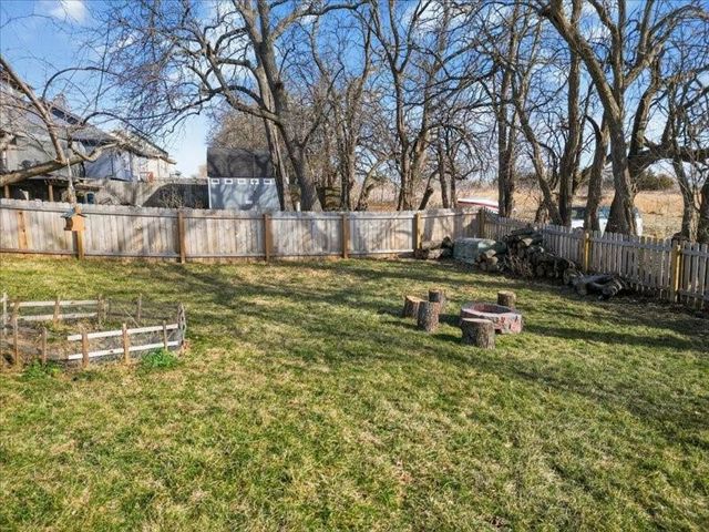 20493 W 221st Street, Spring Hill, KS 66083