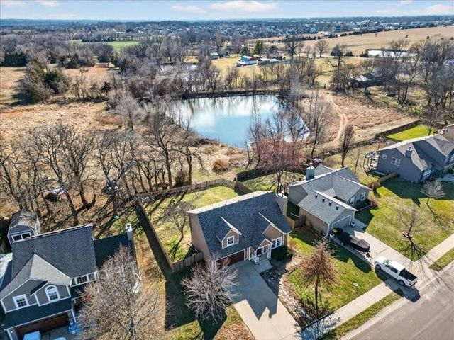 20493 W 221st Street, Spring Hill, KS 66083