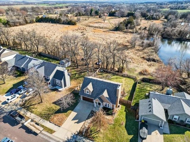 20493 W 221st Street, Spring Hill, KS 66083