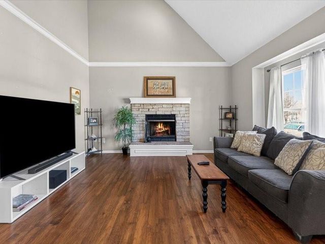 20493 W 221st Street, Spring Hill, KS 66083