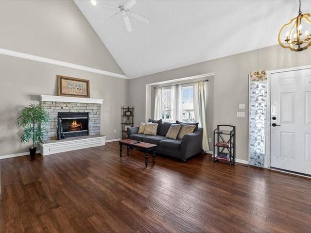 20493 W 221st Street, Spring Hill, KS 66083