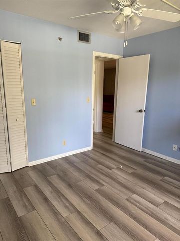 4760 Lucerne Lakes Boulevard 206, Lake Worth, FL 33467