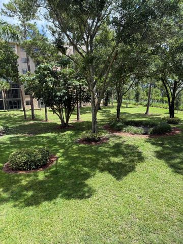 4760 Lucerne Lakes Boulevard 206, Lake Worth, FL 33467