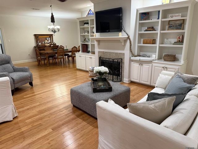 3433 Emily Dr, Port Allen, LA 70767