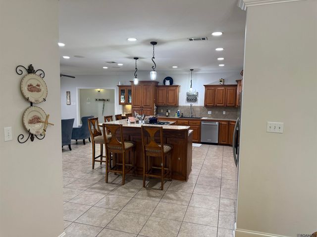 3433 Emily Dr, Port Allen, LA 70767