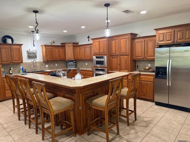 3433 Emily Dr, Port Allen, LA 70767