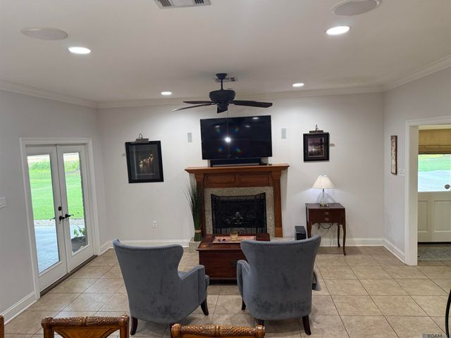 3433 Emily Dr, Port Allen, LA 70767