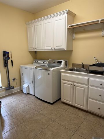 3433 Emily Dr, Port Allen, LA 70767