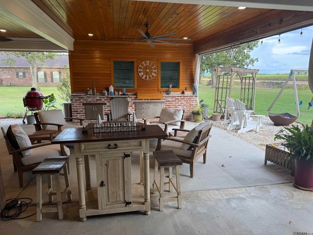 3433 Emily Dr, Port Allen, LA 70767