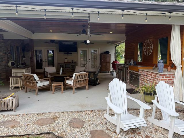 3433 Emily Dr, Port Allen, LA 70767